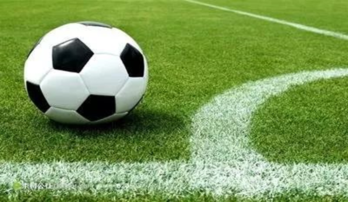 足球比赛规则详解:11人制足球的攻防策略